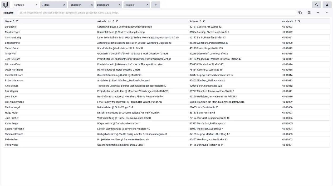 Zentrale Kontaktübersicht mit Name, Organisation und Kontaktdaten im CRM für Freelancer Unusual Suite.