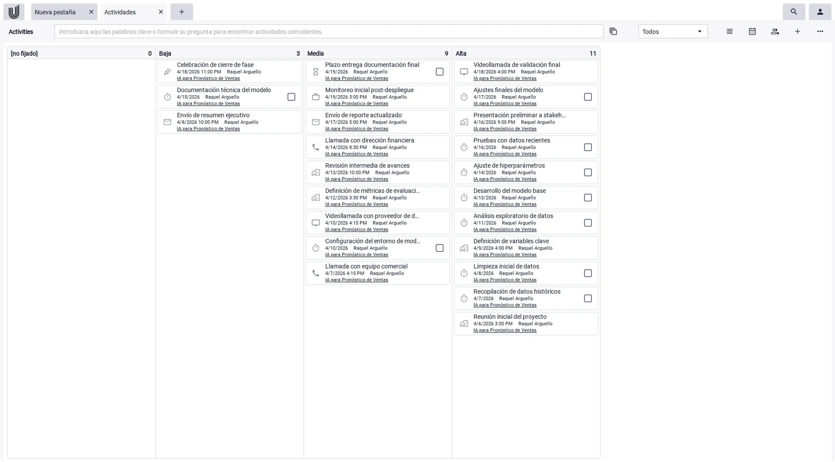 Proyectos de cliente en curso en un tablero Kanban en el software para empresas de servicios de Unusual Suite.